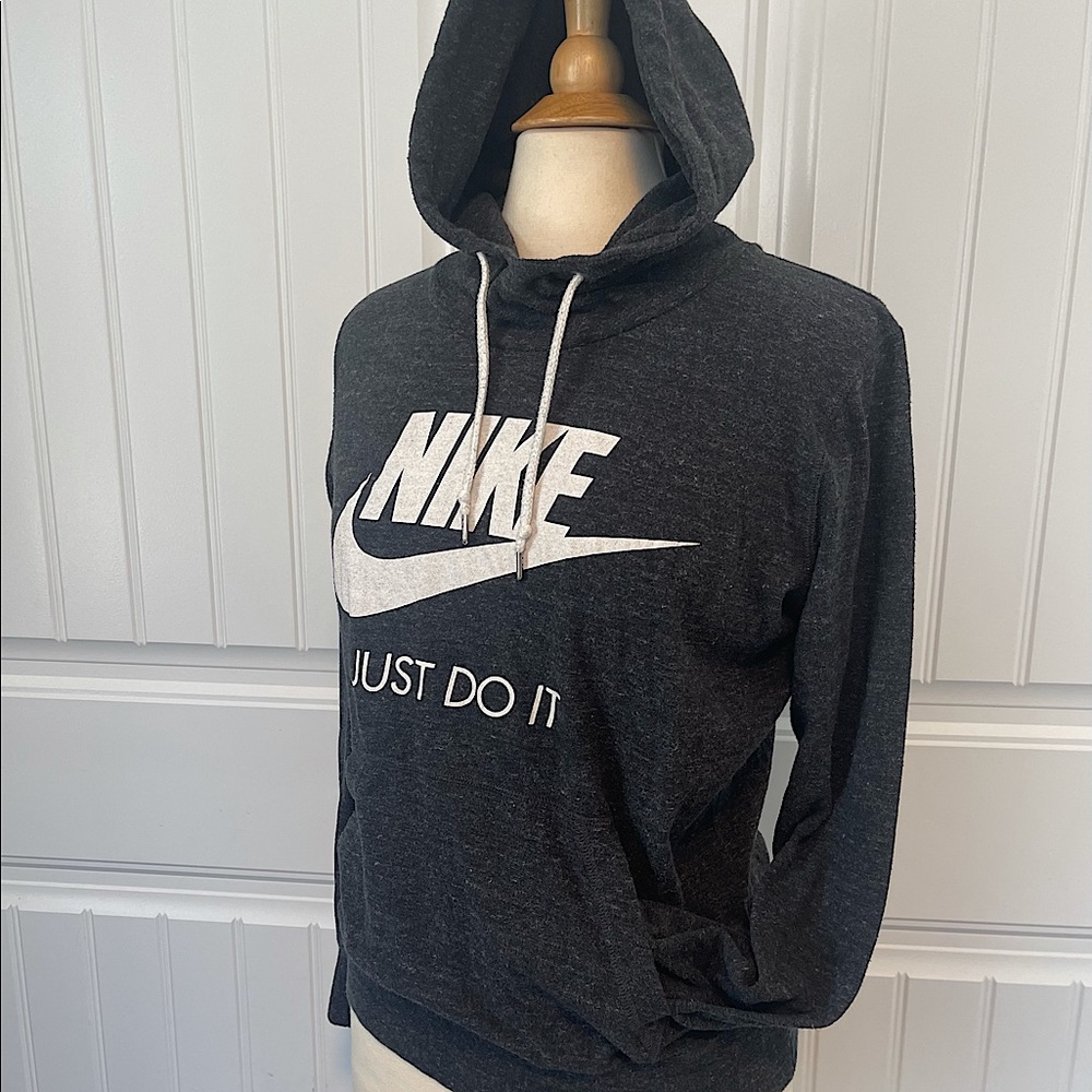 Women’s Nike Pullover Hoodie